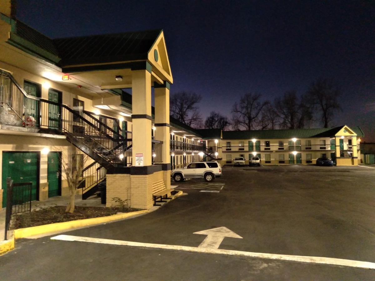 Motel Super 8 By Wyndham Columbia Exterior foto