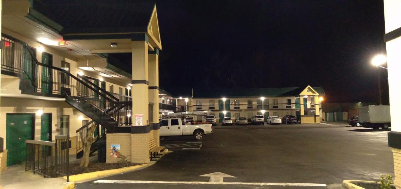 Motel Super 8 By Wyndham Columbia Exterior foto