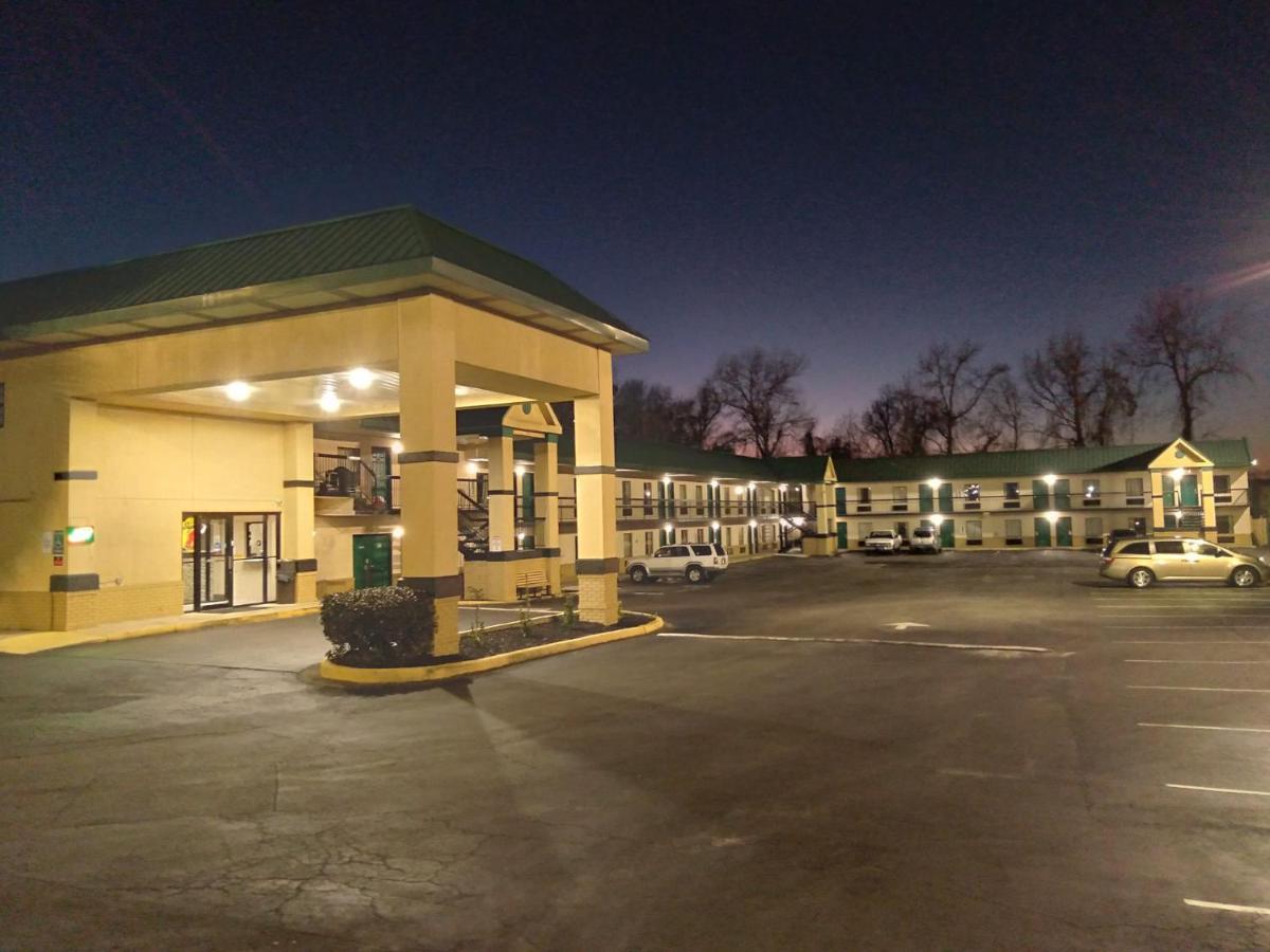 Motel Super 8 By Wyndham Columbia Exterior foto