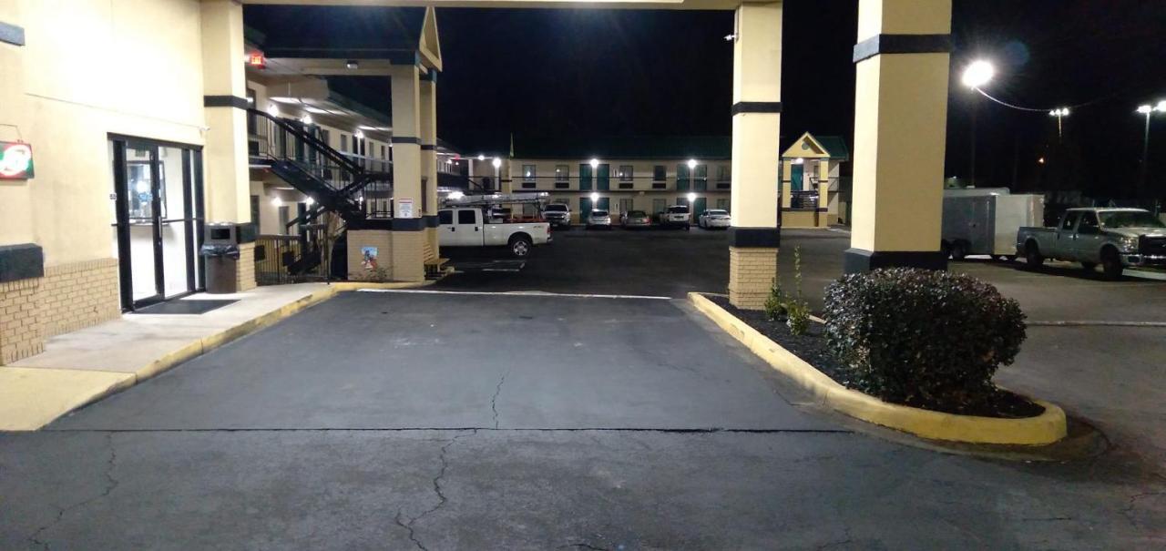 Motel Super 8 By Wyndham Columbia Exterior foto