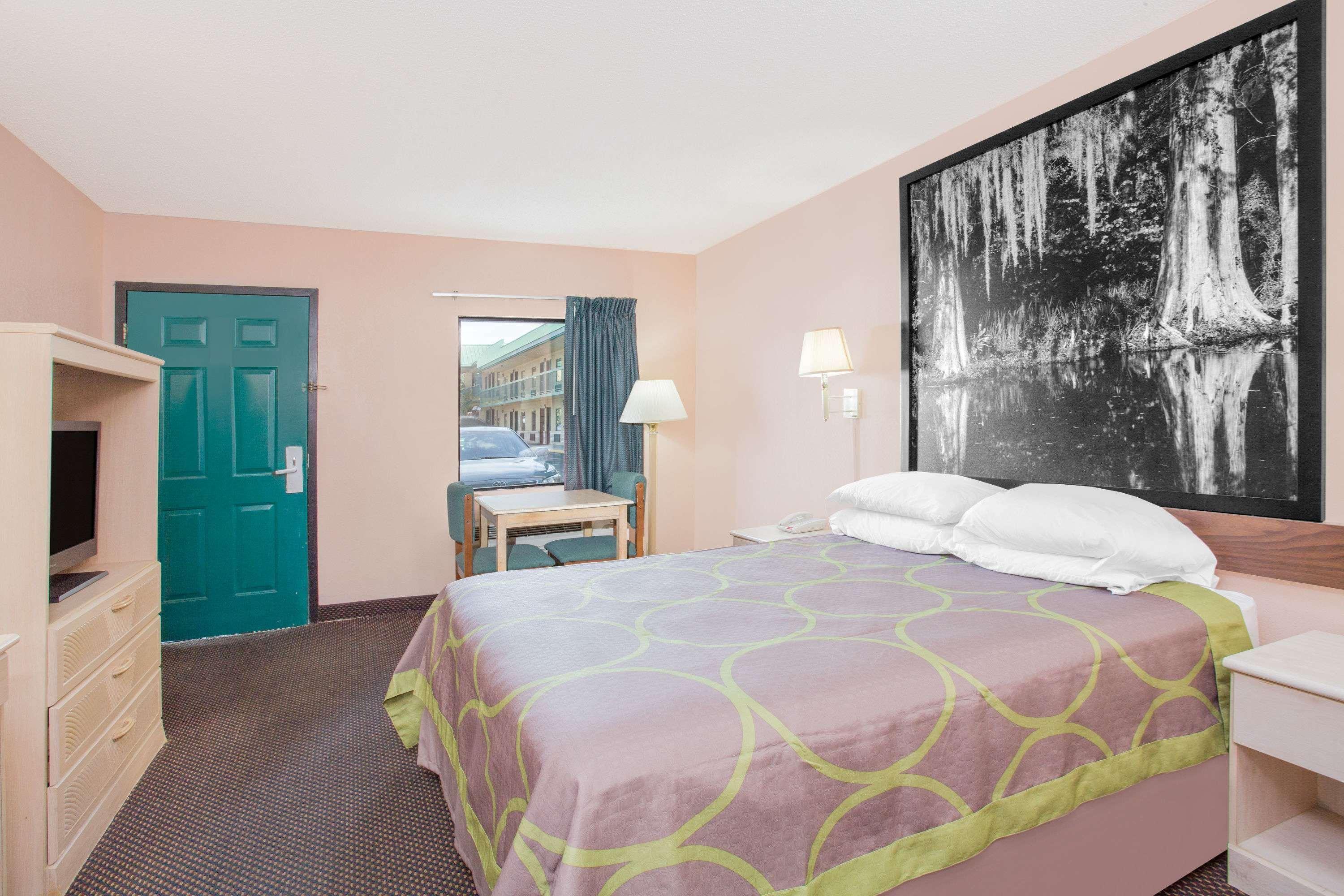 Motel Super 8 By Wyndham Columbia Exterior foto