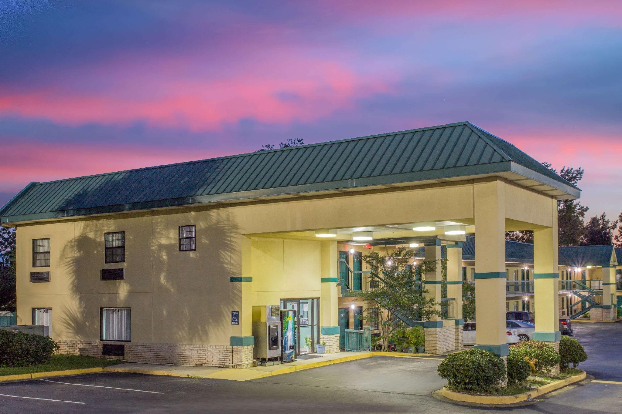 Motel Super 8 By Wyndham Columbia Exterior foto